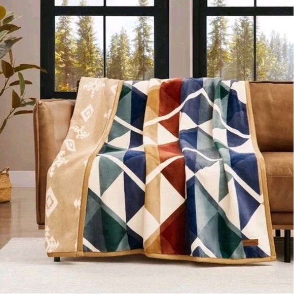 Pendleton Reversible Soft Striped Geometric Aztec Plush Throw Blanket 50 × 70in. - Picture 2 of 5